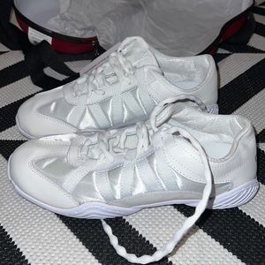 Nfinity cheer shoes with bag